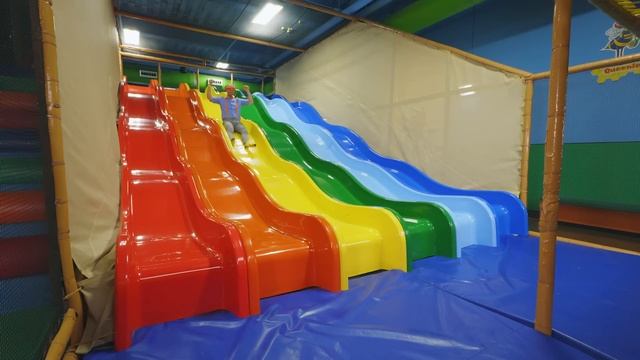 Blippi Learns Colors At Billy Beez Indoor Playground | Educational Videos For Kids