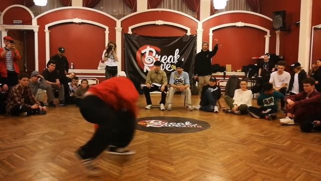 GROOVY JOHN VS VASSO |1/8| BREAK RAVE CYPHER 2018 смотреть онлайн
