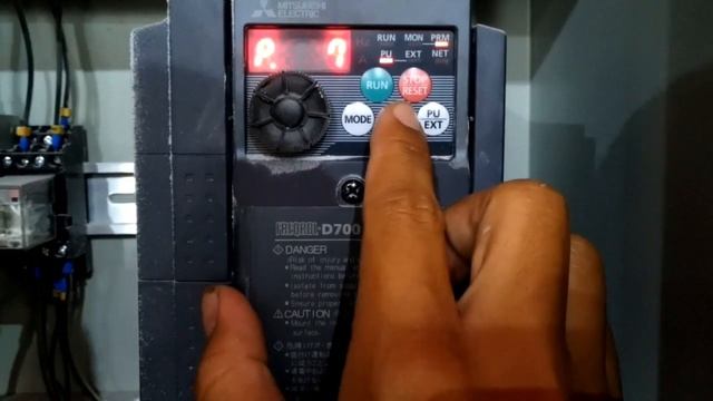 Cara Setting Inverter Mitsubishi D700 смотреть онлайн
