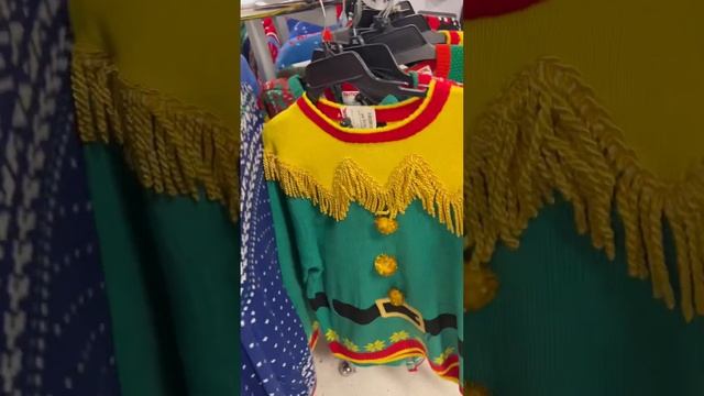 А это женские смешные рождественские свитера. смотреть онлайн