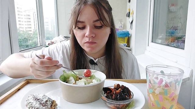 Мукбанг окрошка, салат цезарь, грибы древесные чёрные моэр #мукбанг #фудблогер смотреть онлайн