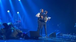 Юрий Шатунов - играет на гармоне, частушки.