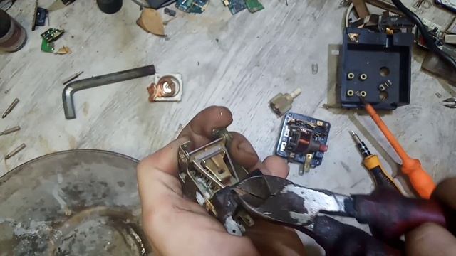 ХОЛОДИЛЬНИК В МЕТАЛЛОЛОМ 15$ ПРИБЫЛИ / КАК ЗАРАБОТАТЬ НА РАЗБОРЕ смотреть онлайн