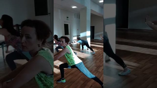 Зумба фитнес. Танцуем вместе. смотреть онлайн