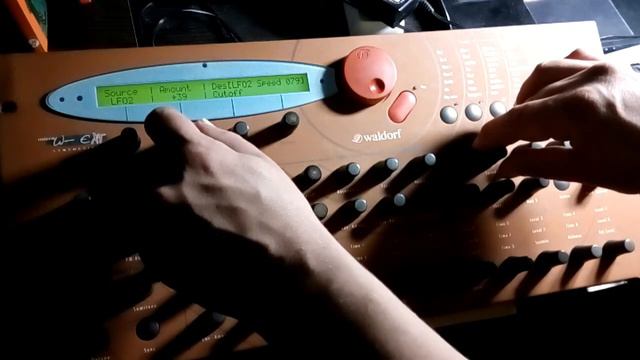Waldorf Microwave XT. Модуляция звука. смотреть онлайн