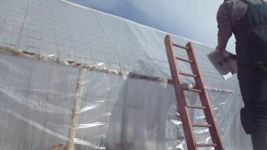 Как соединить пленку на теплице.Чем заклеить пленку на теплице.Как закрепить пленку на теплице.