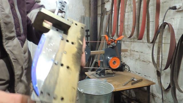 Немного процесса изготовления ножа смотреть онлайн