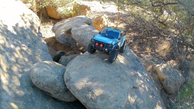Axial Scx10.2 with Proline 2021 Bronco body!! Merry Christmas!! смотреть онлайн