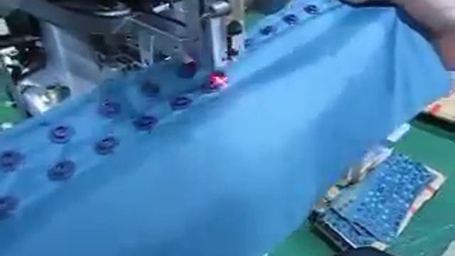 SM600 Автоматическая машина для установки кнопок с кольцевой или пружинной защелкой смотреть онлайн