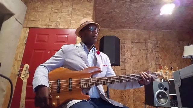 FENDER JAZZ BASS 5 смотреть онлайн