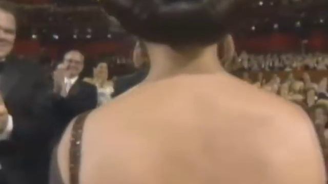 Catherine Zeta-Jones Wins Best Supporting Actress for "Chicago" | 75th Oscars (2003) смотреть онлайн