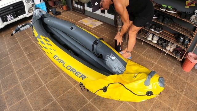 INTEX EXPLORER K2 INFLATABLE KAYAK UNBOXING & SETUP.. смотреть онлайн