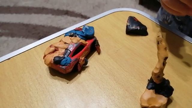 Ну очень необычный спорткар! Пластилиновый Макквин. Лепим машинку из пластилина. смотреть онлайн