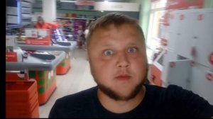 Проверяем, примут ли в магазине порванные купюры