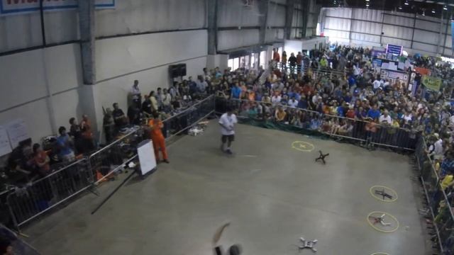 Maker Faire 2014 - Game of Drones - Air to Air Video of Drone Combat смотреть онлайн