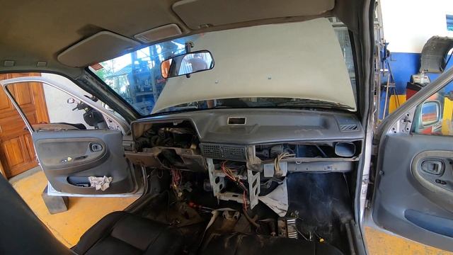 TimeLapse: Desmontaje de tablero Daewoo "Cielo" GLX 1997 "Taller de mecanica Automotriz Delgado" смотреть онлайн