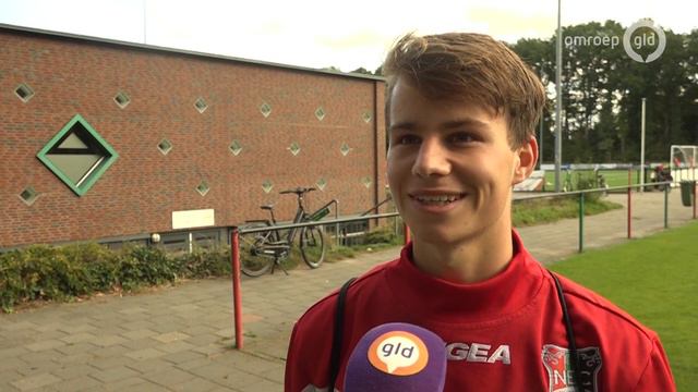 NEC is voorzichtig met ambitieus supertalent Proper смотреть онлайн