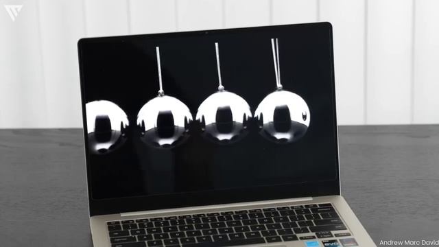 Apple MacBook Air M2 15 inch VS Samsung Galaxy Book 3 Pro 2024 - Apple VS Windows Laptops! смотреть онлайн
