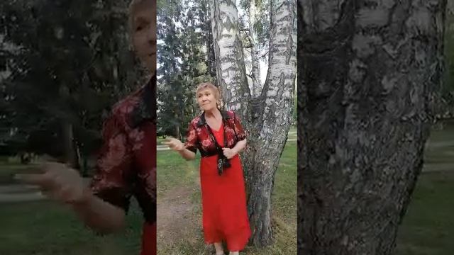 "НЕСКУЧНАЯ ПОЭЗИЯ" Валентины Жбановой в парке. Стихотворение "БУКЕТИК ПОЛЕВЫХ ЦВЕТОВ"- читает авто смотреть онлайн