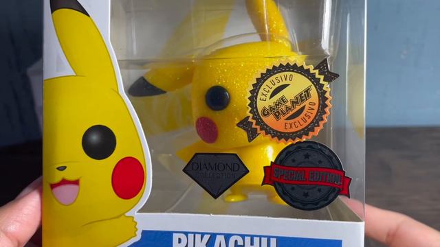 Funko Pop! Pikachu diamond #553 смотреть онлайн