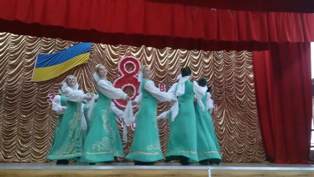 Хореографический коллектив Педагогического факультета ИГГУ - Девичий весенний хоровод смотреть онлайн