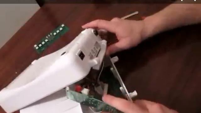 Ремонт ультрафиолетовой лампы  CND Creative в Москве