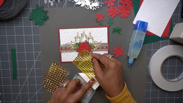 CraftMas with me | TRADITIONAL CHRISTMAS CARD | using embossing folder and die cutting — [tutorial] смотреть онлайн