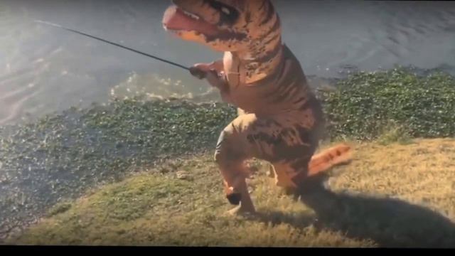 ДИНОЗАВР В НАШИ ДНИ ЖЕСТЬ!!! смотреть онлайн