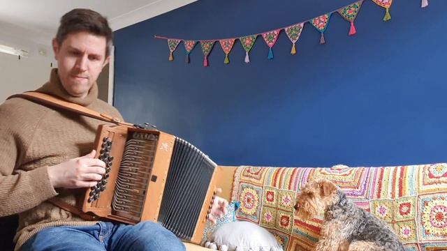 Maggie's Pancakes / Drowsy Maggie - reels, accordion, melodeon смотреть онлайн