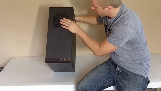 Fractal Design Define Mini Unboxing and Overview смотреть онлайн