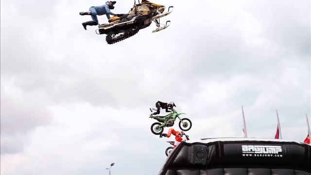 Снегоходный фристайл на этапе Гран При России Формулы 1 в Сочи смотреть онлайн