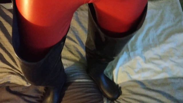squeaky rubber waders and red latex fullsuit смотреть онлайн