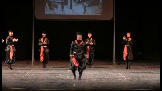 Dance Kintauri by National Dance Ensemble Romiosini смотреть онлайн