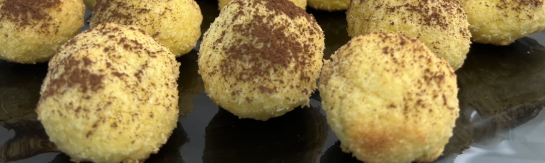 Кокосовые шарики с начинкой из чернослива- бесподобный десерт!