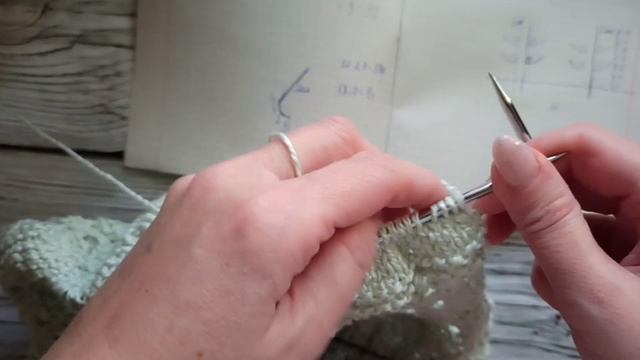 Совместное вязание. Джемпер спицами ажурными узорами. часть 4. смотреть онлайн