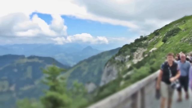 Berchtesgaden / Busfahrt zum Kehlsteinhaus - Eagles Nest , 200 km mit Weitblick über das Tal смотреть онлайн