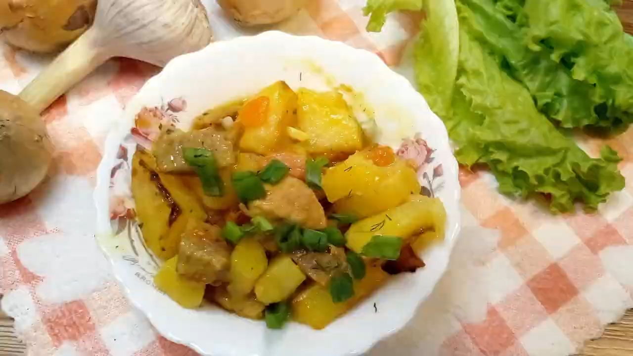 Вкуснейшая тушеная картошка с мясом простой рецепт смотреть онлайн