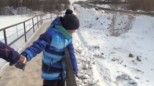 Спасение провалившегося под лед мальчика сняли на видео / События на ТВЦ