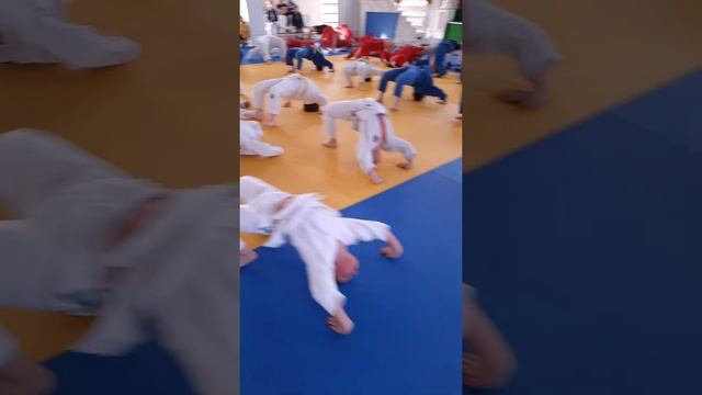 Мастер-класс в центре единоборств ст. Динской с участием чемпиона мира Арамом Григорян смотреть онлайн