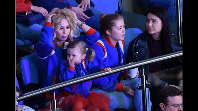 Пелагея больше не прячет свою дочь от публики смотреть онлайн