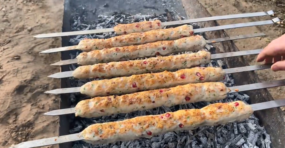 Куриный кебаб в томатно-чили соусе. Попробуйте приготовить смотреть онлайн
