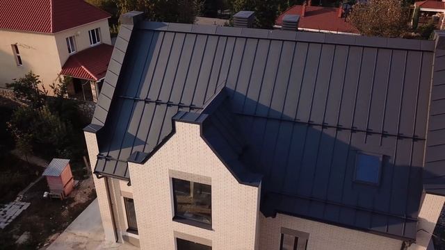 Фальцевая кровля,стиль Английский дом времен Фон Вакано. смотреть онлайн