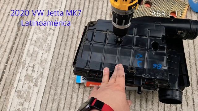 2020 VOLKSWAGEN Jetta cambio filtro de aire. смотреть онлайн