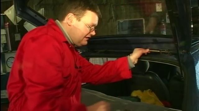 How to Repair a Faulty Rear Wiper - Ford Fiesta смотреть онлайн