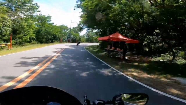 Honda CB1 and R6 Spirited Riding смотреть онлайн