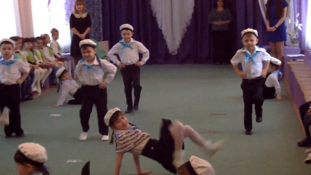 ДОУ №7 "СОЛНЫШКО" Гр."Калинка" Танец "Морячка" 22.02.2017 смотреть онлайн
