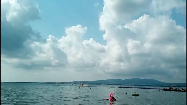 Купание на море в Геленджике смотреть онлайн