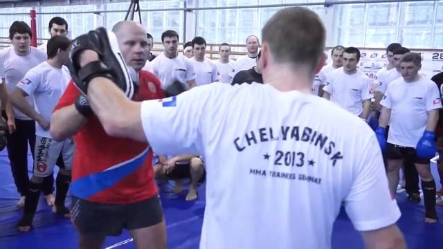 Затяжная ударная комбинация от Федора Емельяненко смотреть онлайн