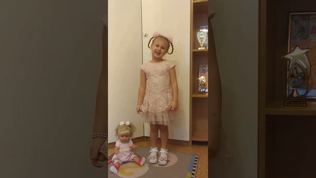 Стихотворение Е. Серовой "Три мамы" смотреть онлайн