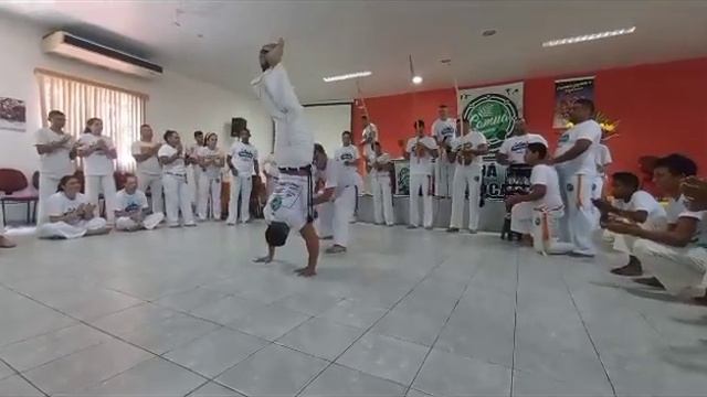 primeira corda da minha filha Zoe no conexão capoeira camuá Itapipoca e Amontada 2023. смотреть онлайн